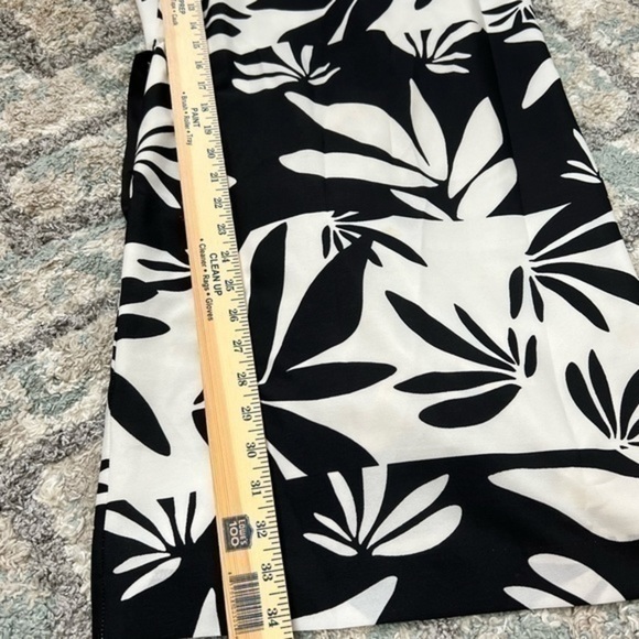 Tahari womens black and white Reverse Print Shift Dress size 4 - Picture 11 of 14